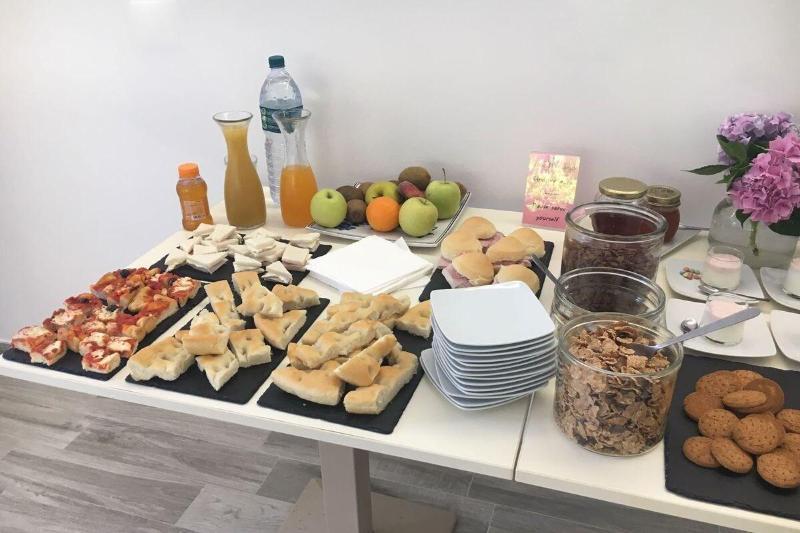 فندق Rione San Carlo فينالي ليغوري المظهر الخارجي الصورة