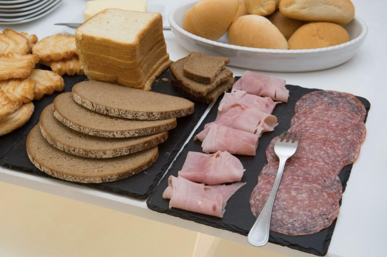 فندق Rione San Carlo فينالي ليغوري المظهر الخارجي الصورة