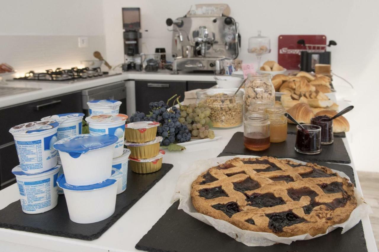 فندق Rione San Carlo فينالي ليغوري المظهر الخارجي الصورة